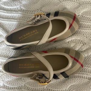 Girls Burberry ballet flats